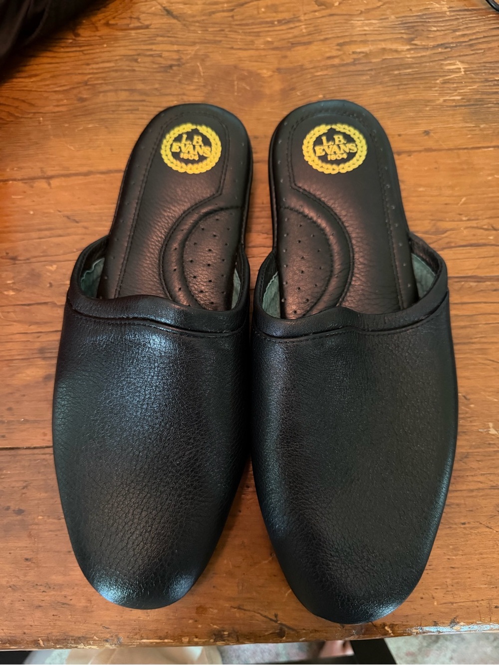 L.B. Evans Men's Black Slip-On Clog Loafers